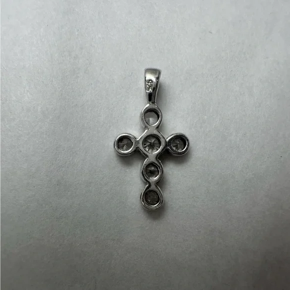 Elegant Silver Cross Pendant - Picture 3 of 5